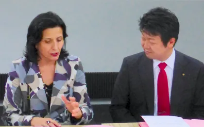 Aude Debreil, Directrice Générale de l'Epa Sénart et Kentaro OHYAMA, Président IRIS Group Aude Debreil, Directrice Générale de l'Epa Sénart et Kentaro OHYAMA, Président IRIS Group